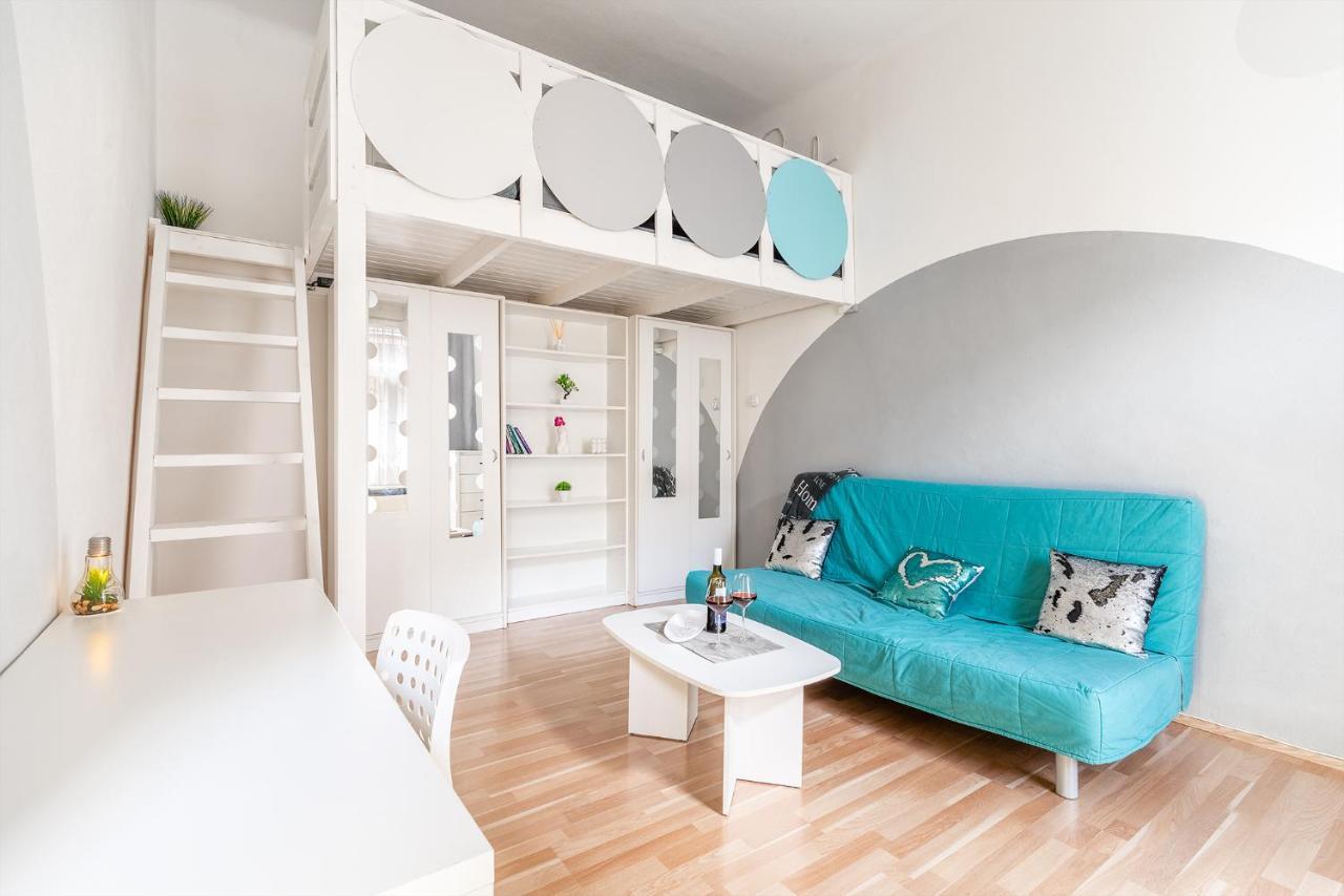Sunny Dots Apartment - Free Parking! Budapest Eksteriør billede