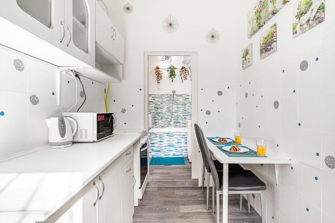 Sunny Dots Apartment - Free Parking! Budapest Eksteriør billede